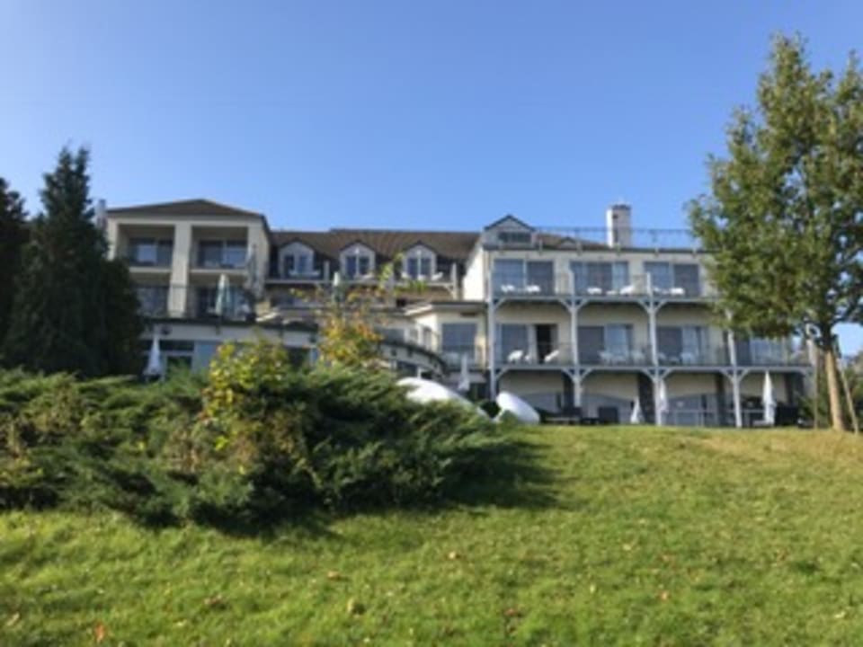 Pool Seehotel Schloss Klink