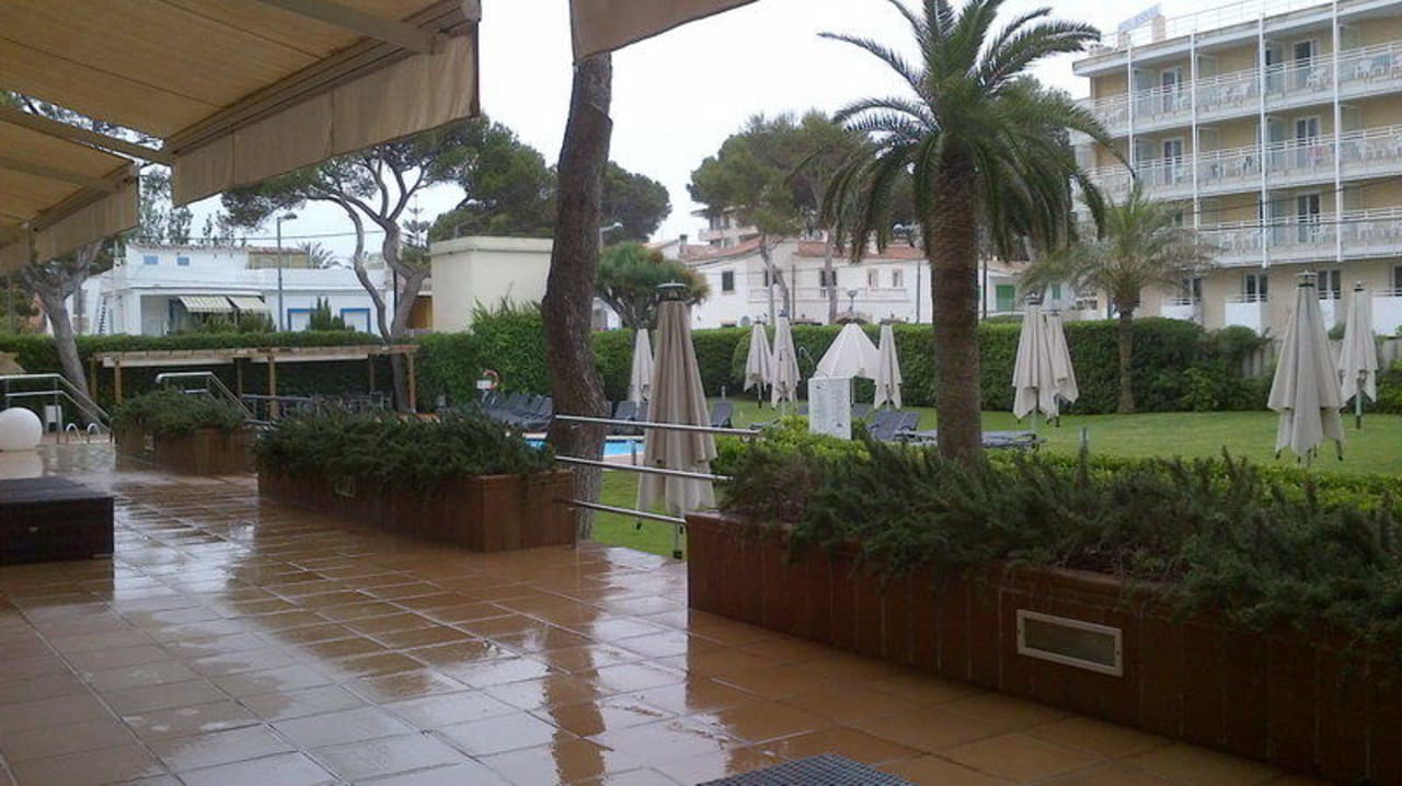 Auch bei Regen noch schön AYA Seahotel - Adults only