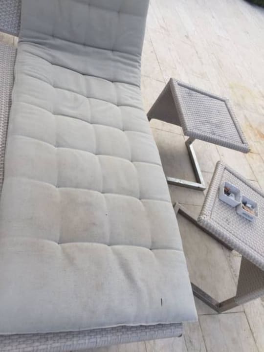 08.30 Uhr! Pisa Tower Plaza