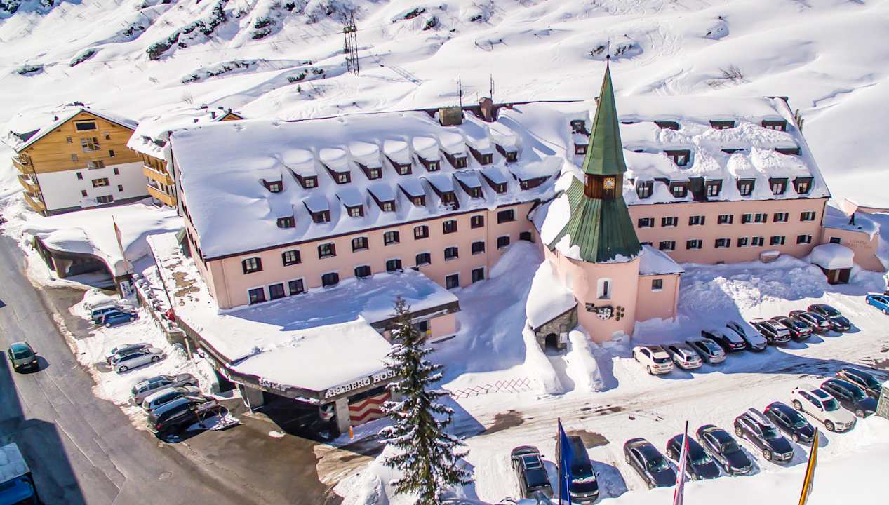 Außenansicht Hotel Arlberg Hospiz