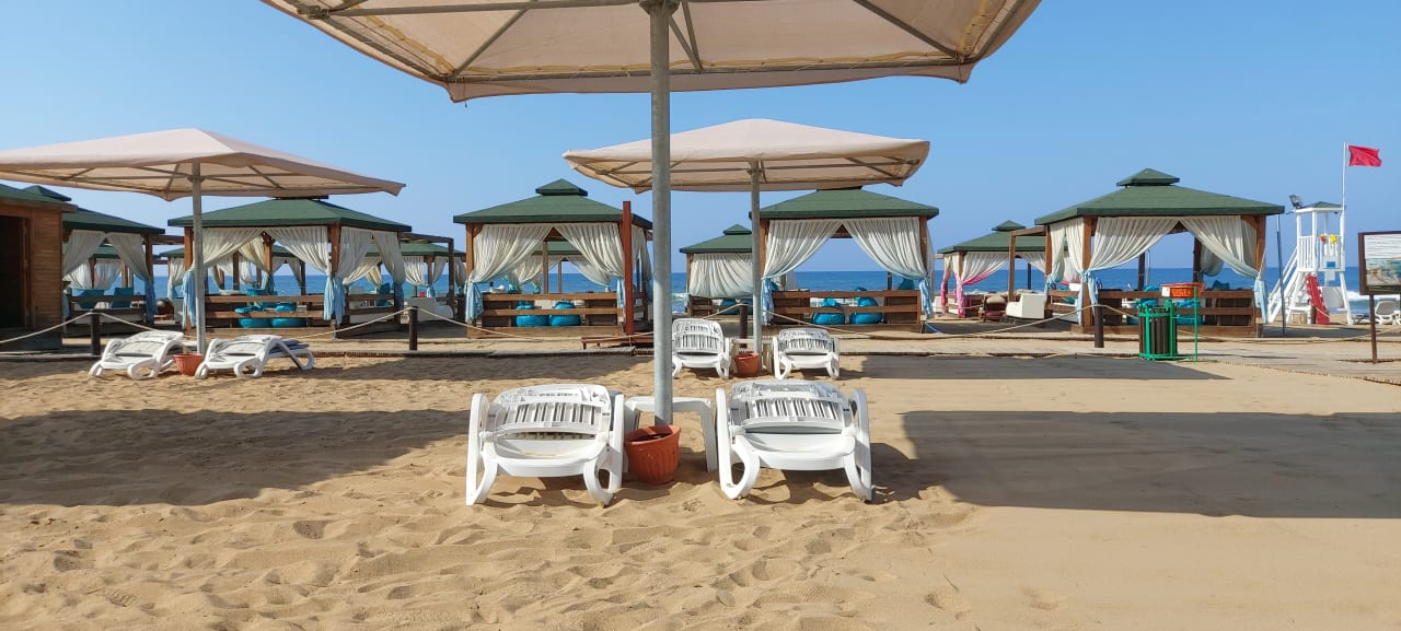 Strand Kamelya Aishen Club