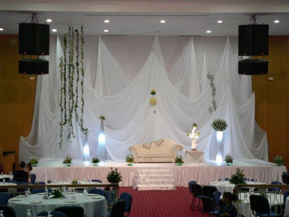 Blick in den geschmückten Saal El Mouradi Club Kantaoui