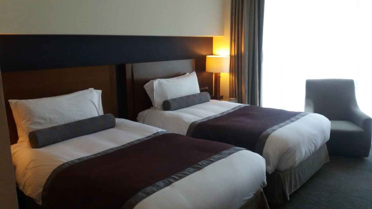 Zimmer Betten Grand Millennium Al Wahda Abu Dhabi