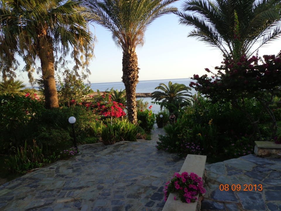 Cesta na pláž Crystal Springs Beach Hotel