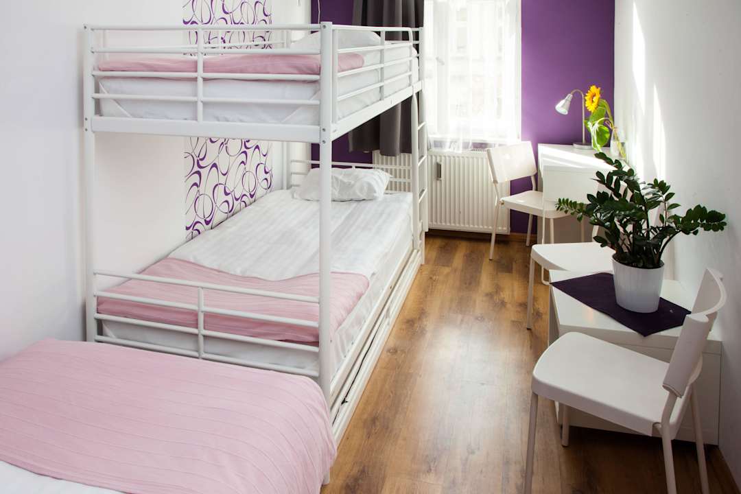 Pokój 3 osobowy ze wspólną łazienką Blooms Hostel, Inn & Apartments