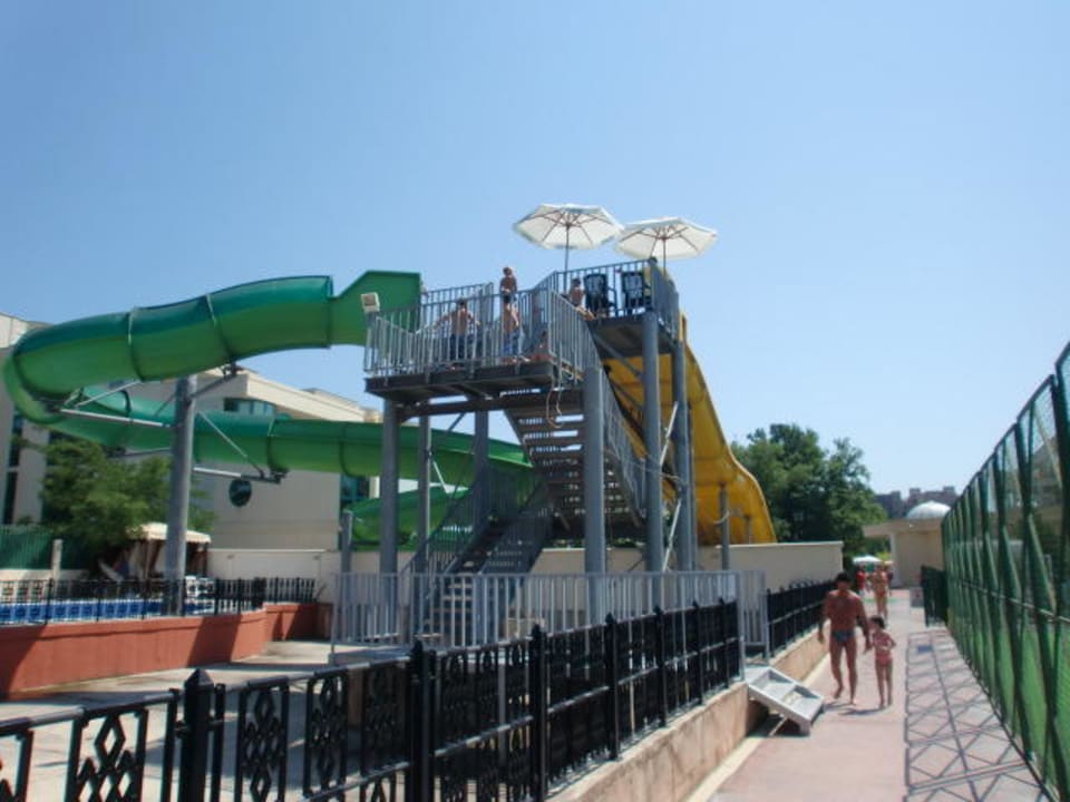 Wasserrutschen von hinten DAS Club Hotel Sunny Beach