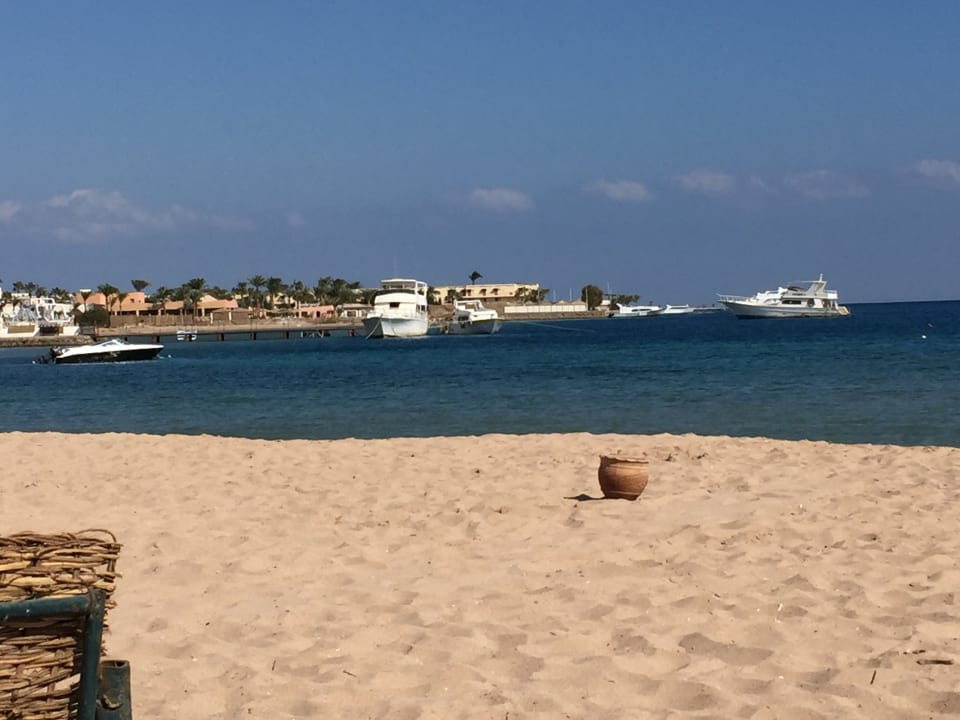 Strand Lotus Bay Beach Resort