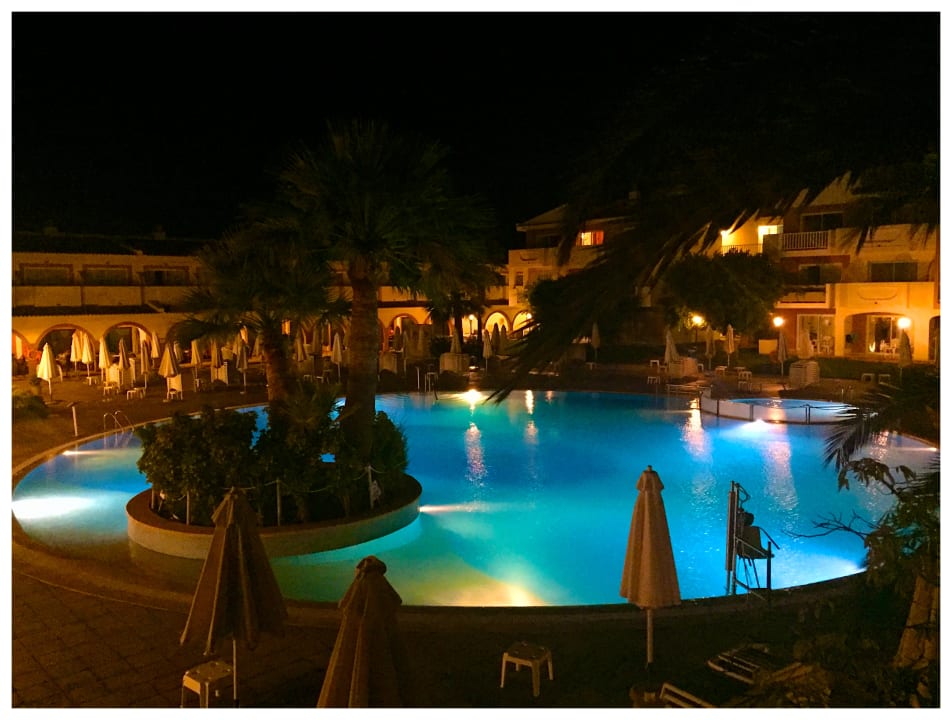 Pool blau punta reina