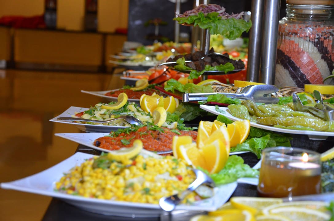 Schmeckt besser als es aussieht (Salat Buffet) Sealife Buket Resort & Beach