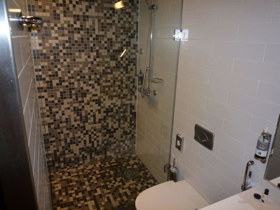Dusche (Queen Room) Clarion Collection Hotel Katajanokka