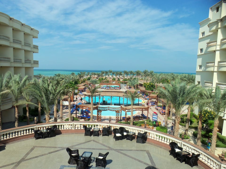 Central pool Riviera Aqua Park Resort