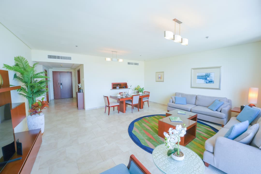 Zimmer Blue Beach Tower The Walk JBR