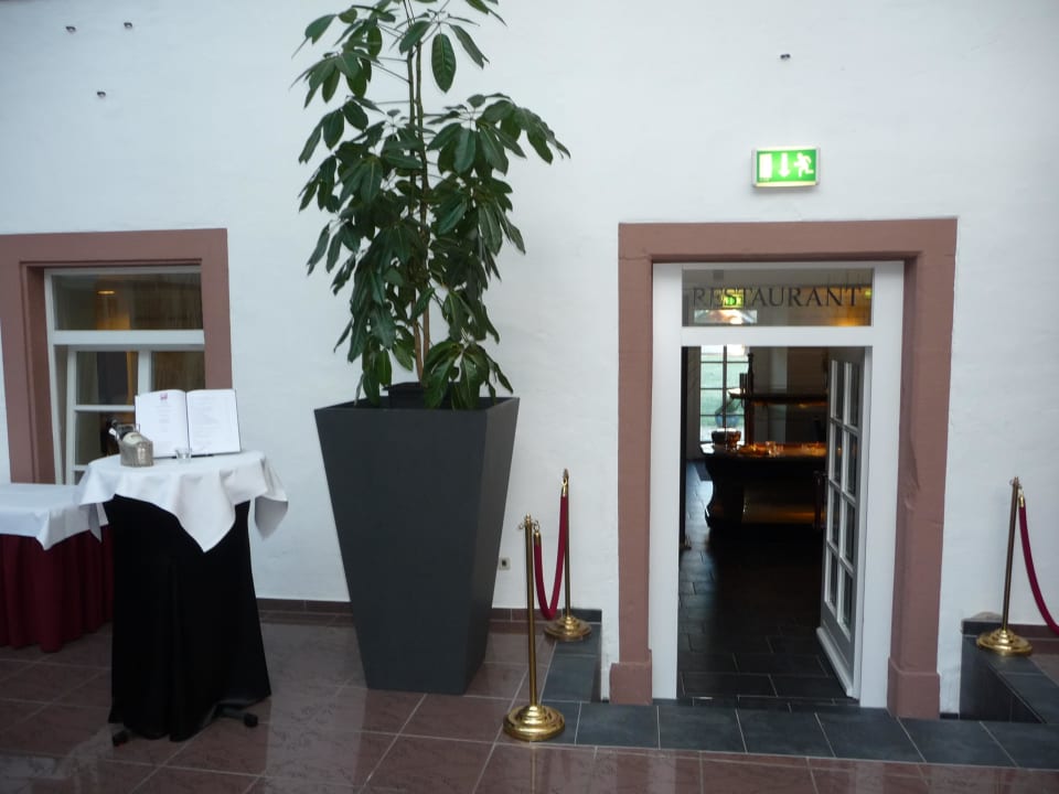 Eingang Restaurant Augustiner Hotel