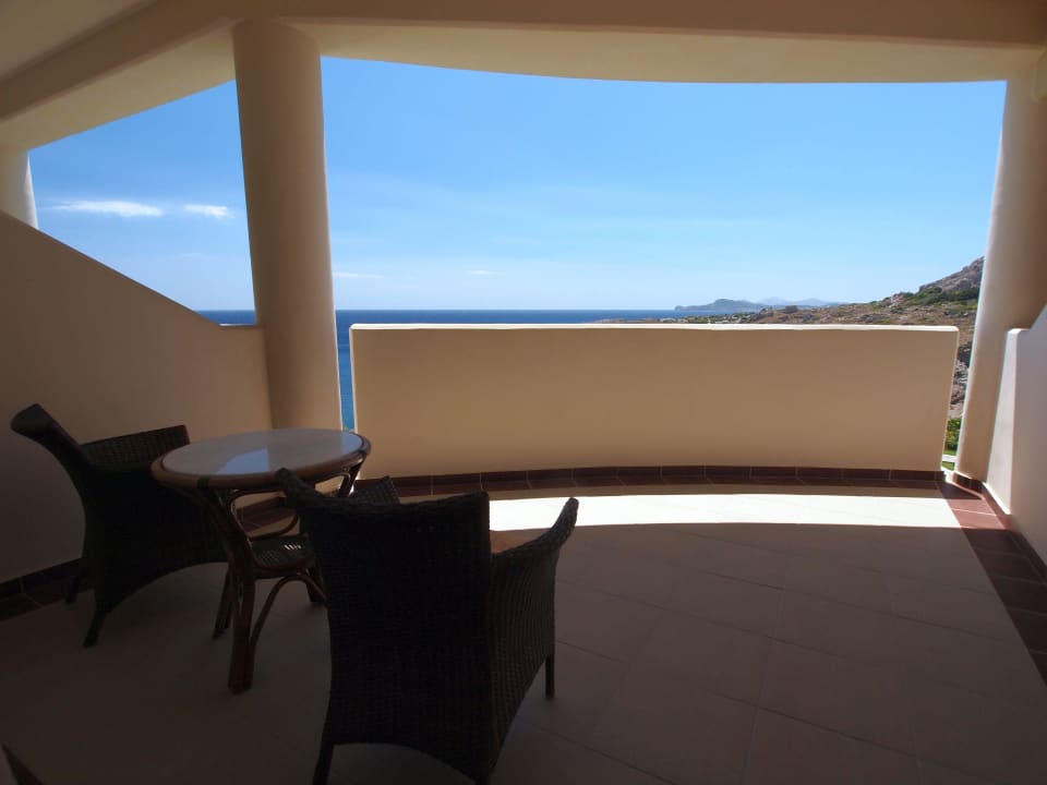 Standardowy taras Hotel Kalithea Horizon Royal