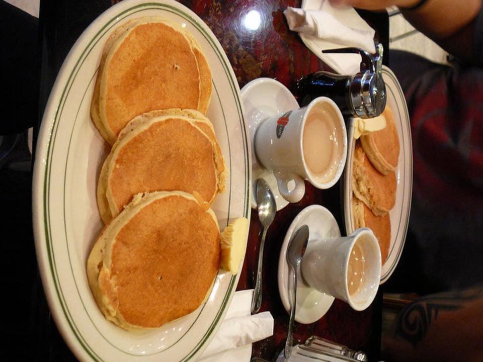 Frühstück im Captain Café HGU New York