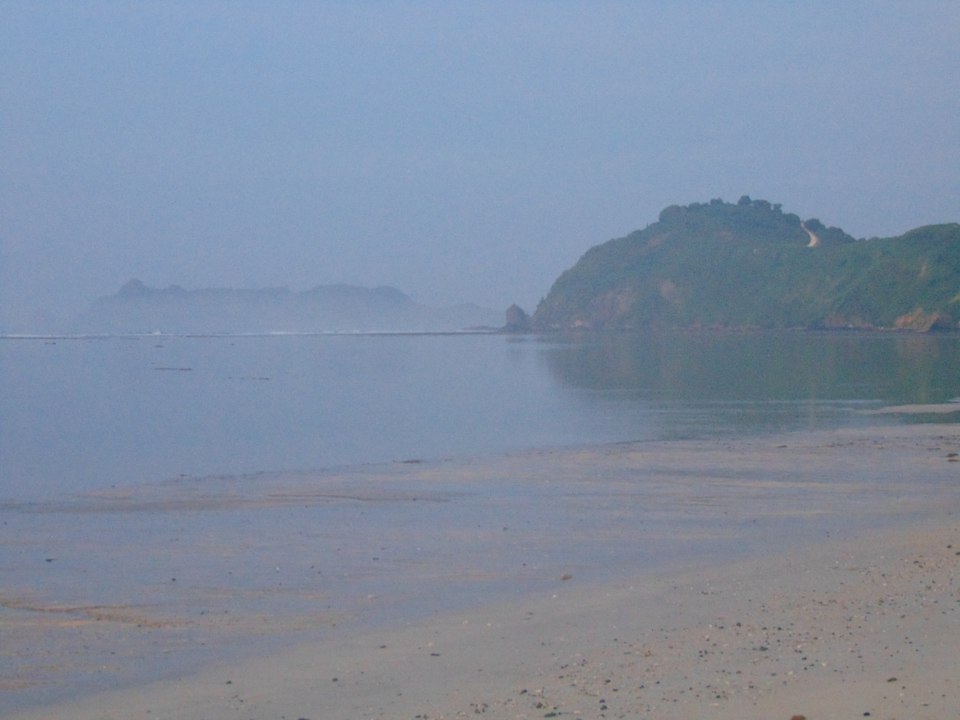 Strand Amber Lombok Beach Resort