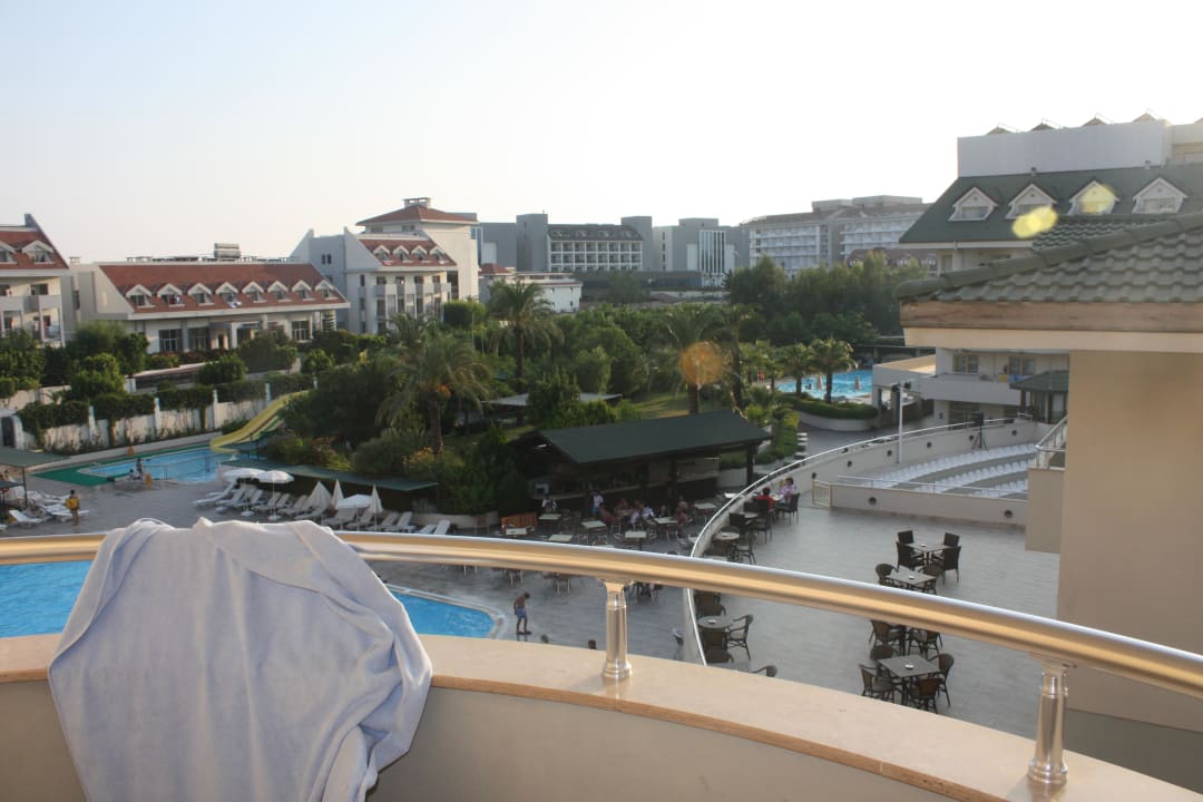 Das ist der schöne Ausblick aus dem Zimmer Side Breeze Hotel