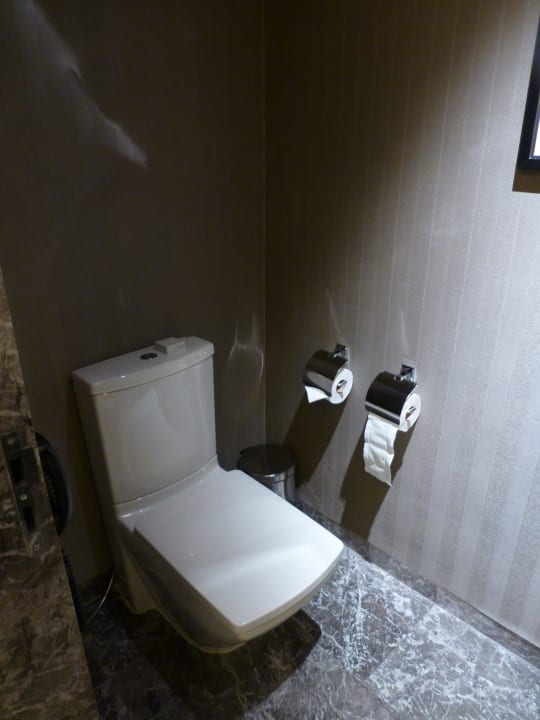 Executive Room Nr. 1252/Sep. WC Siam Kempinski Hotel Bangkok