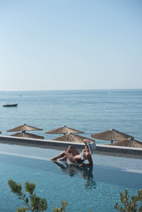 Pool Cactus Mare - Adults only