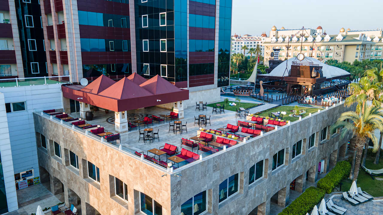 Sonstiges Kamelya Aishen Club