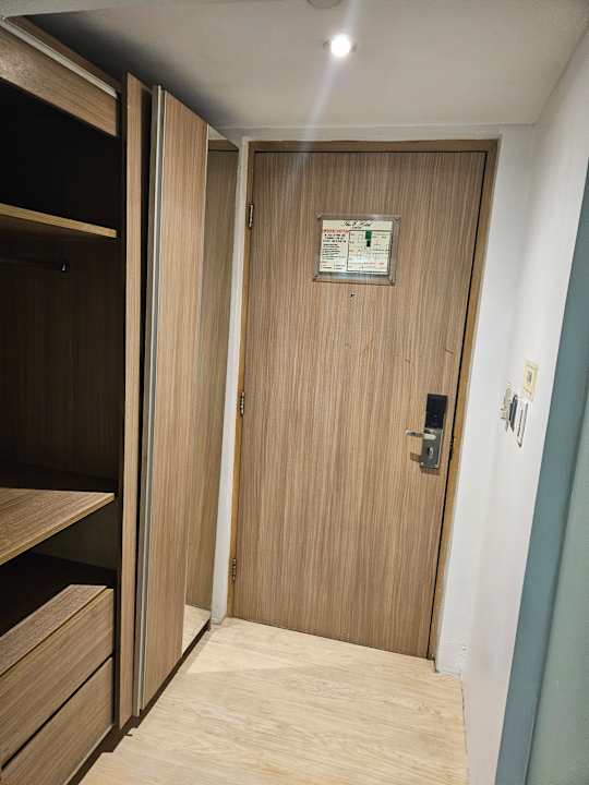 Zimmer The E-Hotel Makati