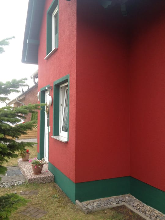 Seitlicher Blick zum Eingang Ferienwohnung Kunterbunt