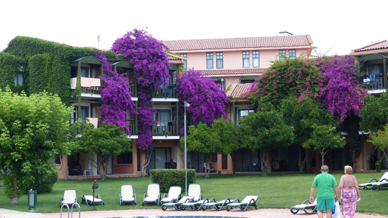 Здесь расположены номера "фэмели" Limak Limra Hotel & Resort