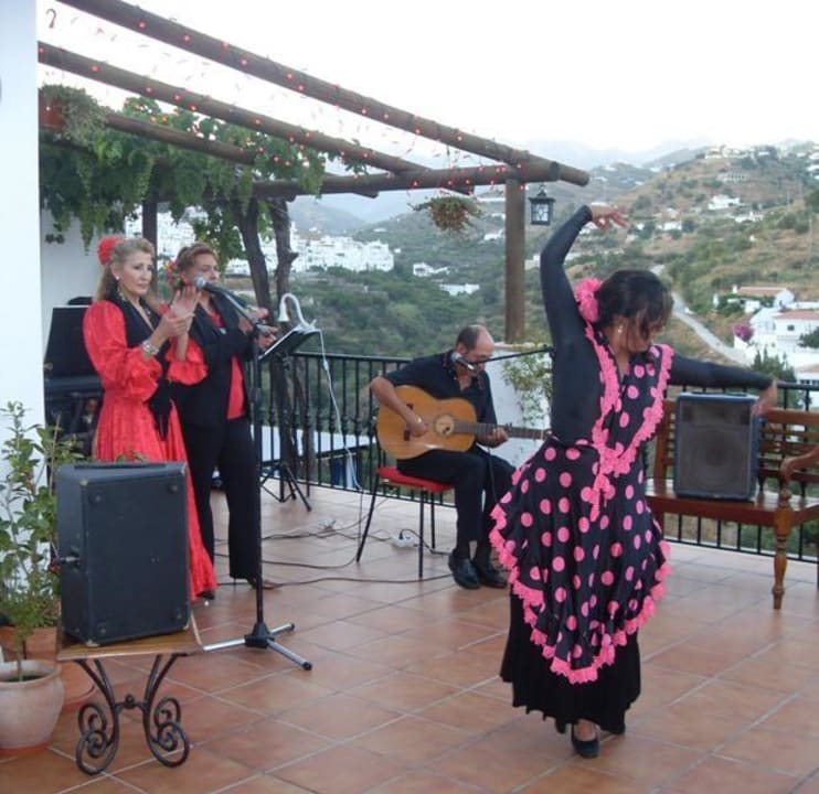 Flamenco dancing on the stunning terrace Hotel La Casa