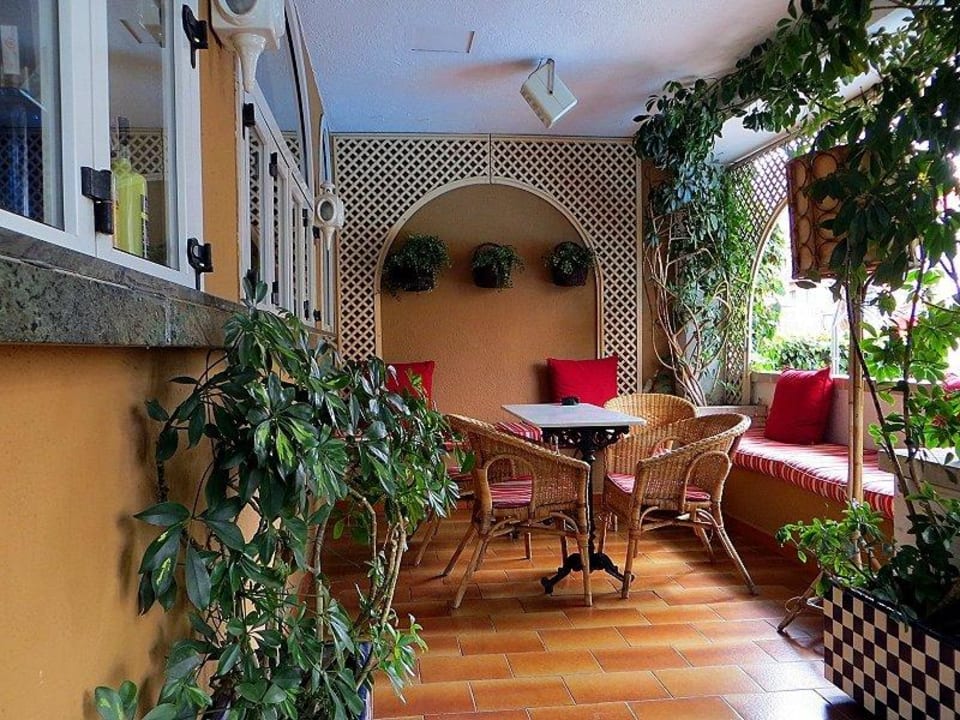 Gemütliche, überdachte Terrasse am Pool The 15 th Boutique Hotel