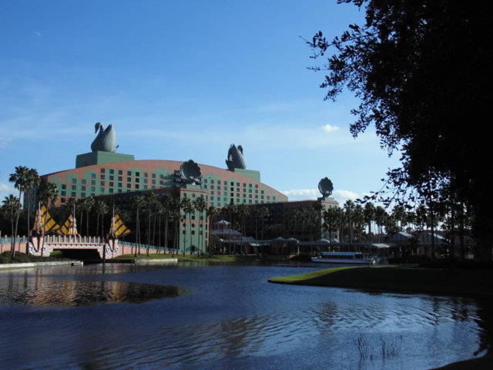 Blick zum Swan Hotel Walt Disney World Dolphin Resort