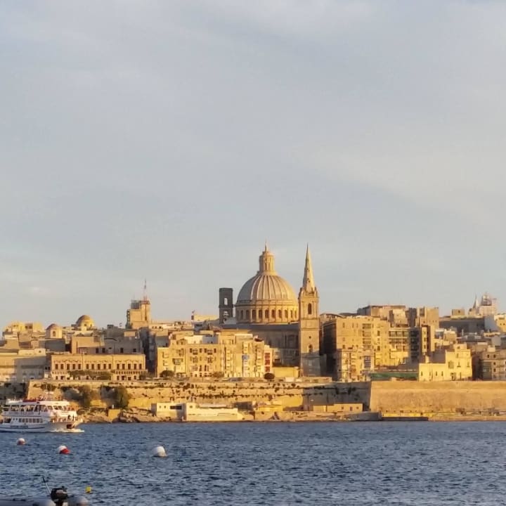 Blick auf Valetta Days Inn Hotel & Residence