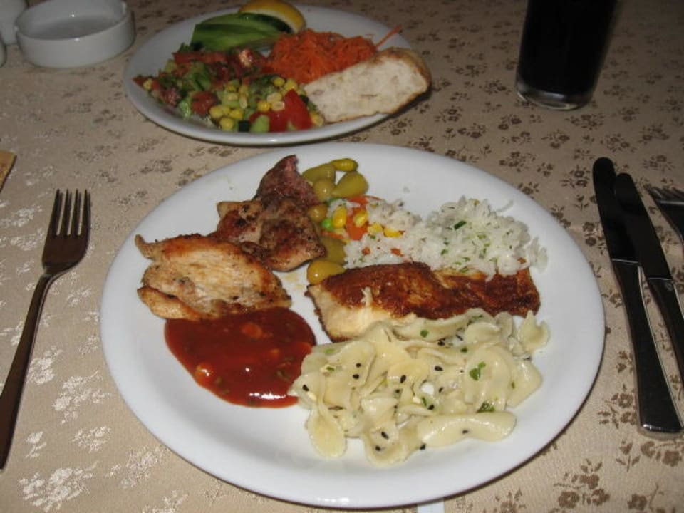 Lecker Abendessen  Club Grand Aqua