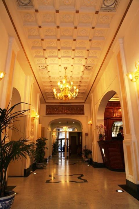 Hall & entrance Hotel Augusta Lucilla Palace