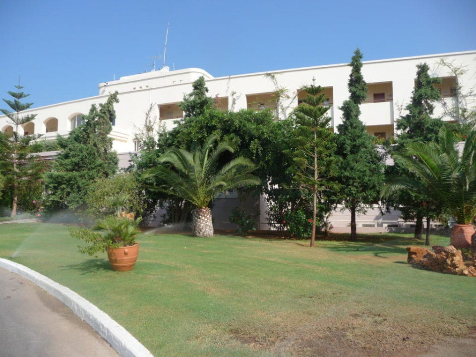 Hotel von Straßenseite Iberostar Selection Creta Marine