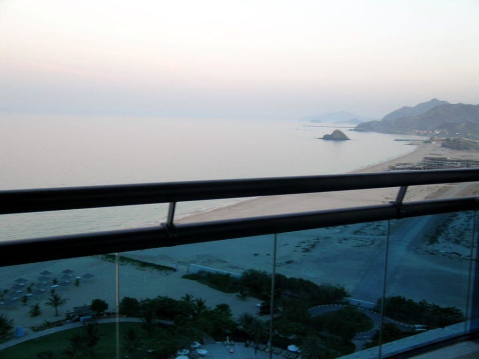 Vom Balkon Hotel Le Meridien Al Aqah Beach Resort