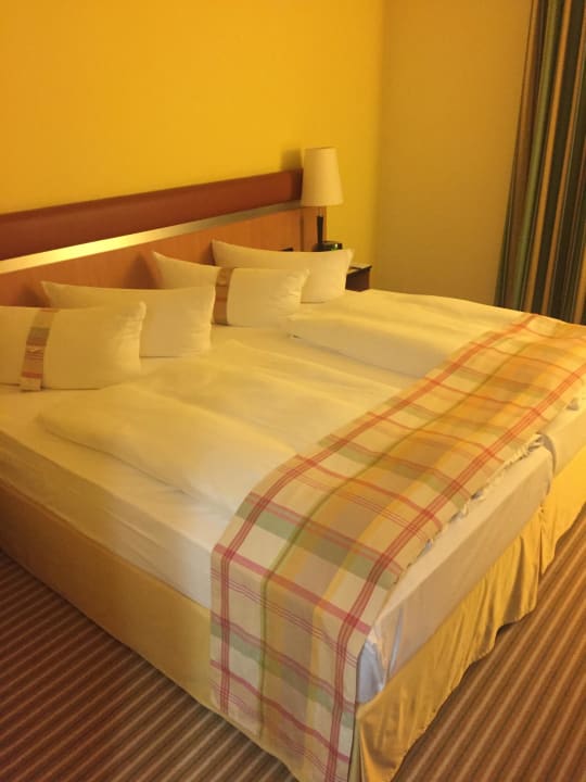 Bett Holiday Inn Berlin Airport - Conference Centre