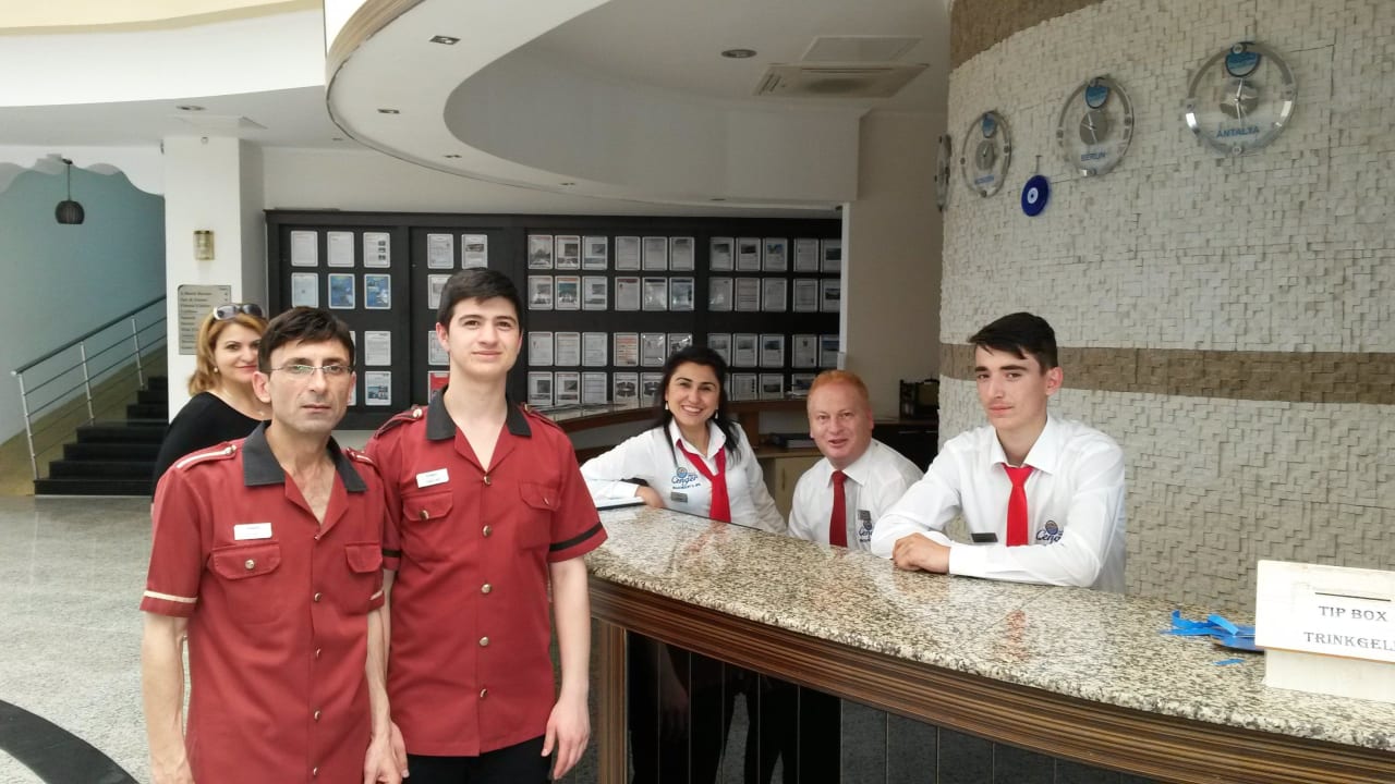 Mitarbeiter Rezeption Cenger Beach Resort & Spa