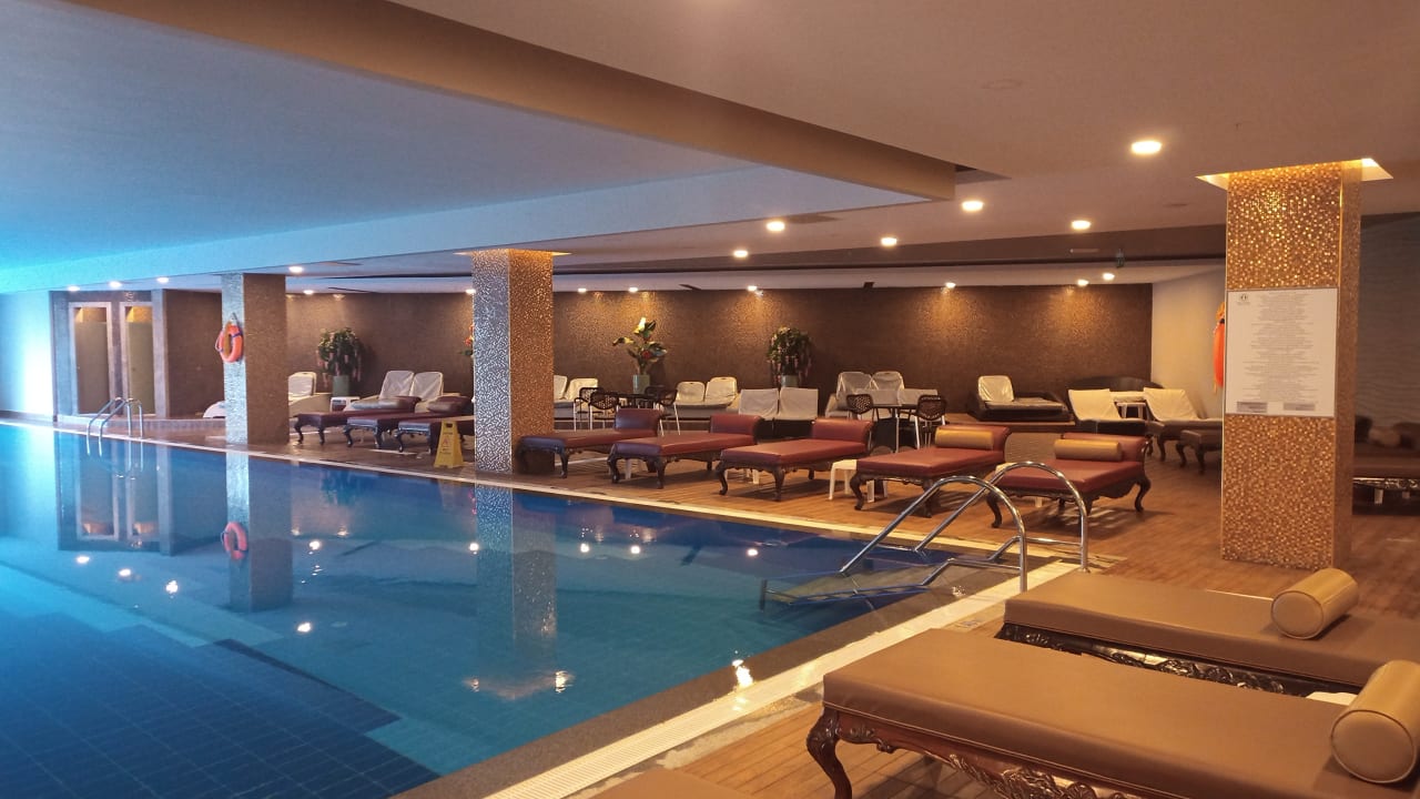 Pool Delphin BE Grand