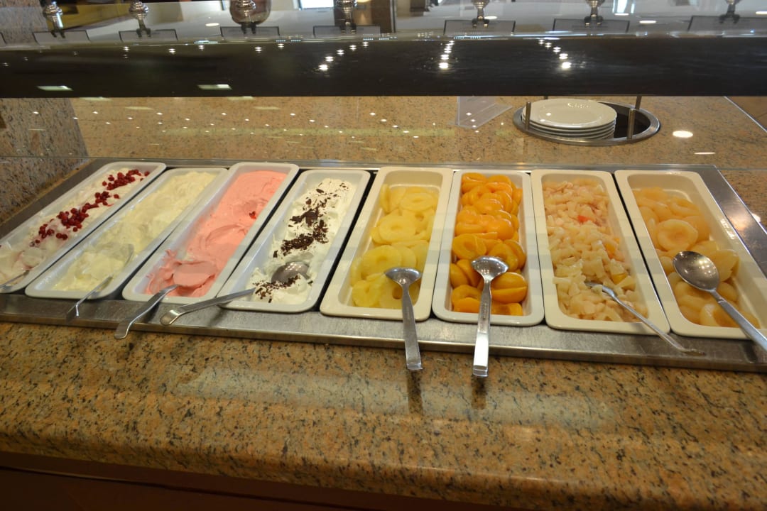 Dessert Grand Hotel Holiday Resort