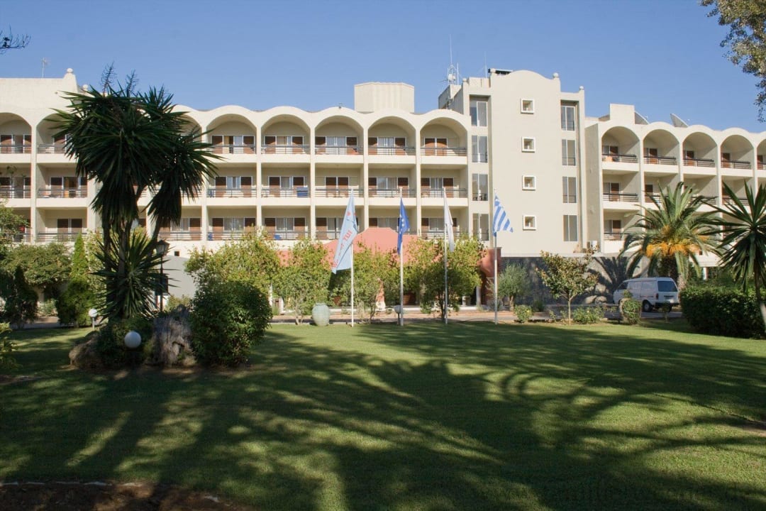 Landseite Grecotel LUXME Daphnila Bay