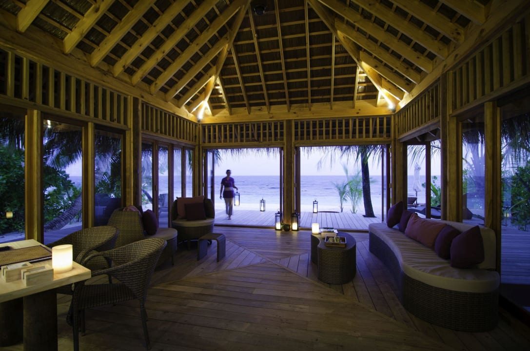 Spa Mirihi Island Resort