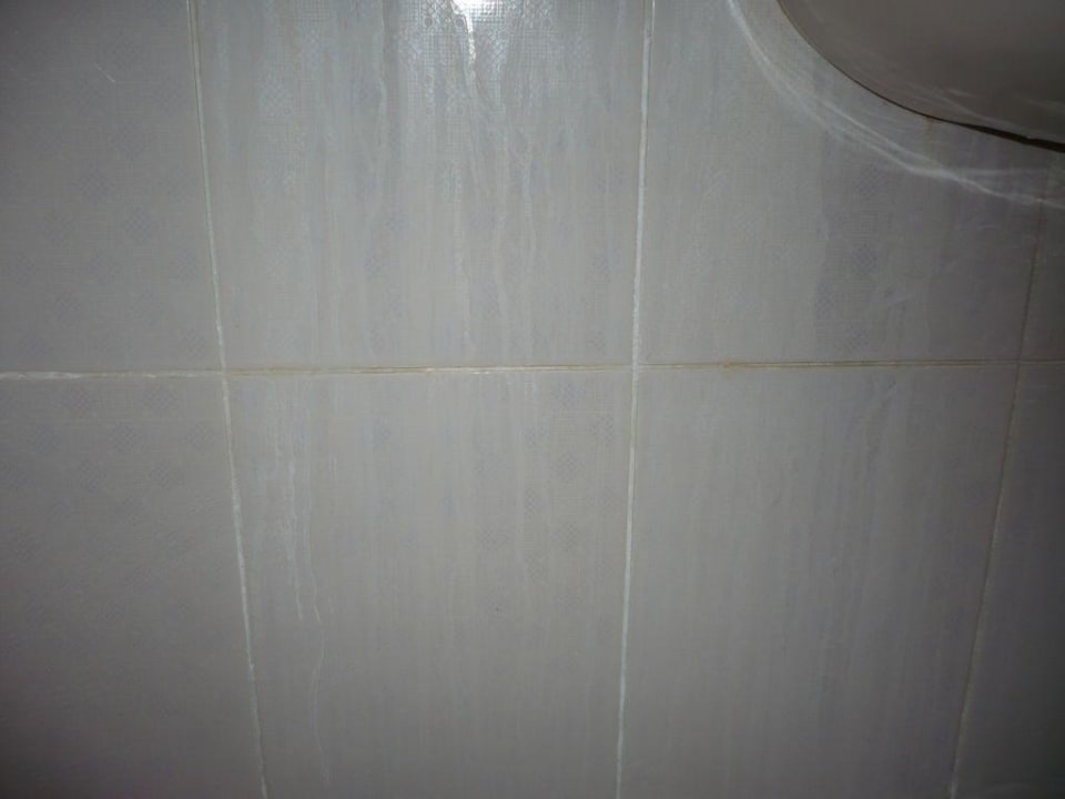 schmutz im Bad Pickalbatros Alf Leila Wa Leila Resort - Neverland Hurghada