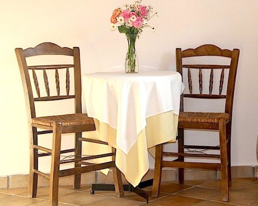 Studio apartment inside view Sebastian's Family Hotel & Taverna