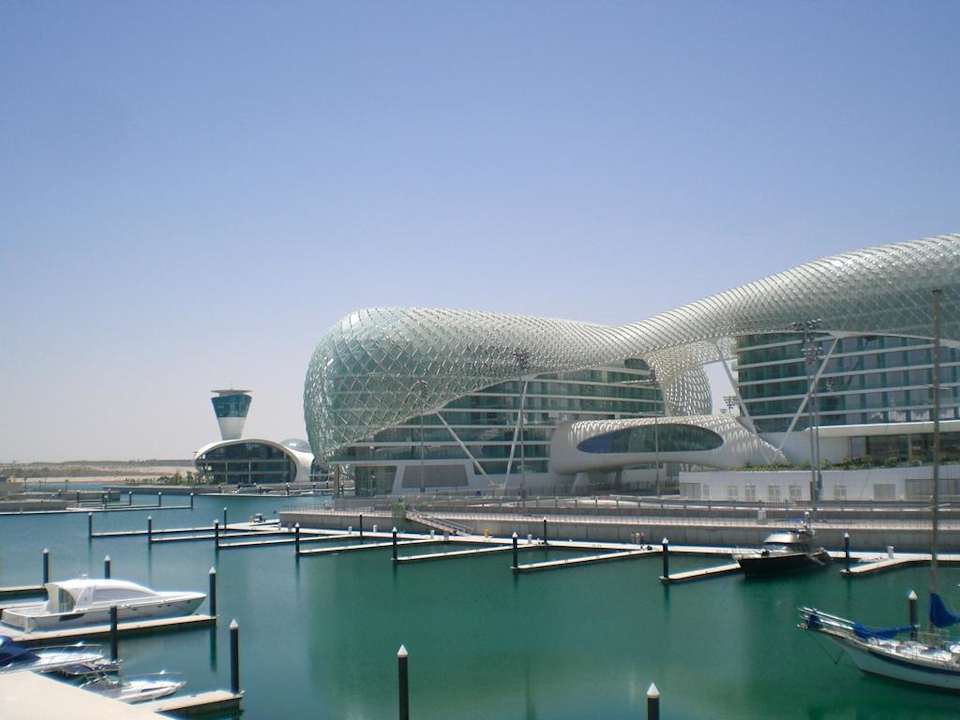 Hafen mit Hotel W Abu Dhabi - Yas Island