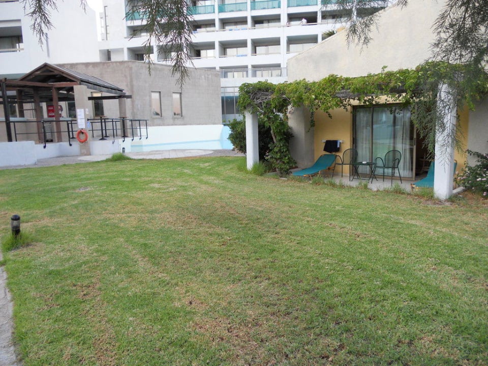Bungalow von aussen  Grecotel LUXME Dama Dama