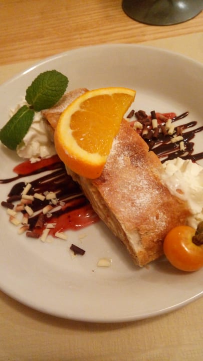 Apfelstrudel Gasthaus Alpenrose