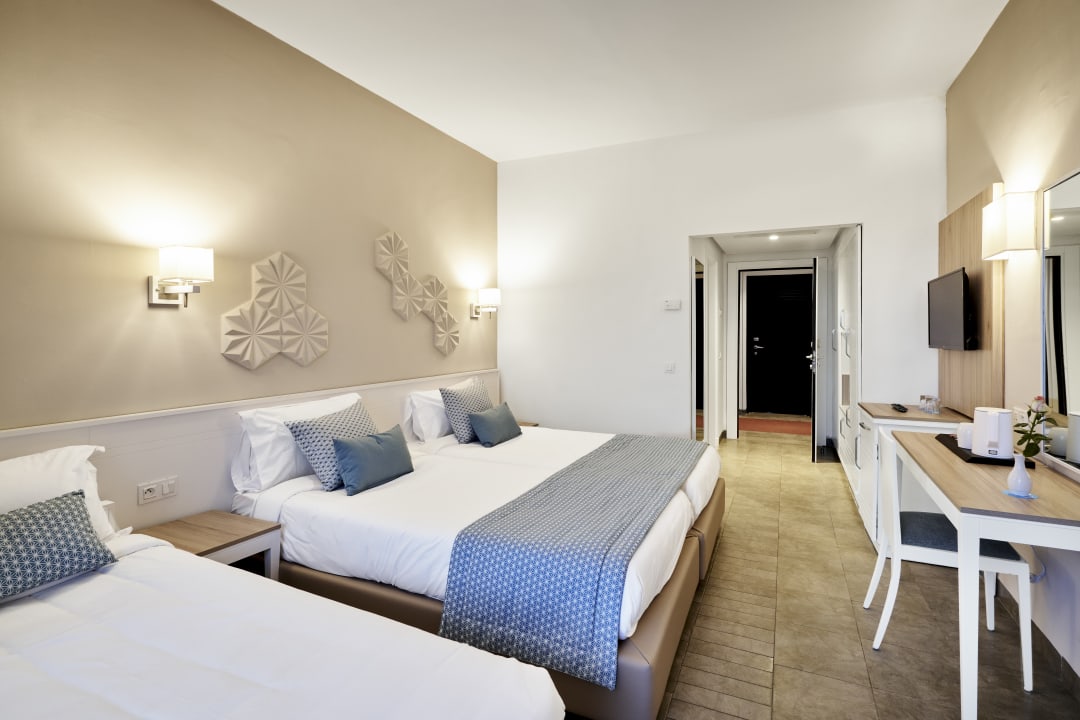 Zimmer Nozha Beach Resort & Spa