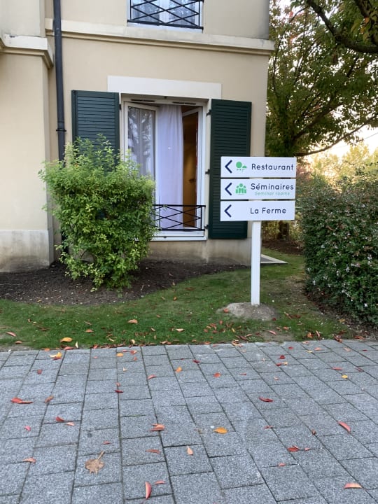 Sonstiges Campanile Val de France