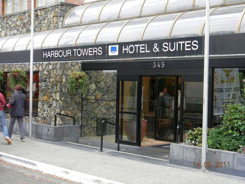 "Eingang" Harbour Towers Hotel & Suites (Victoria) • HolidayCheck