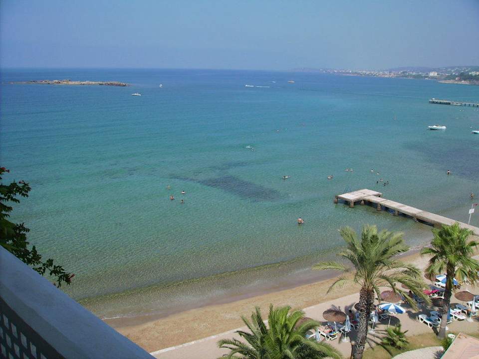 Weitsicht vom Balkon über Strand und Meer Top Hotel